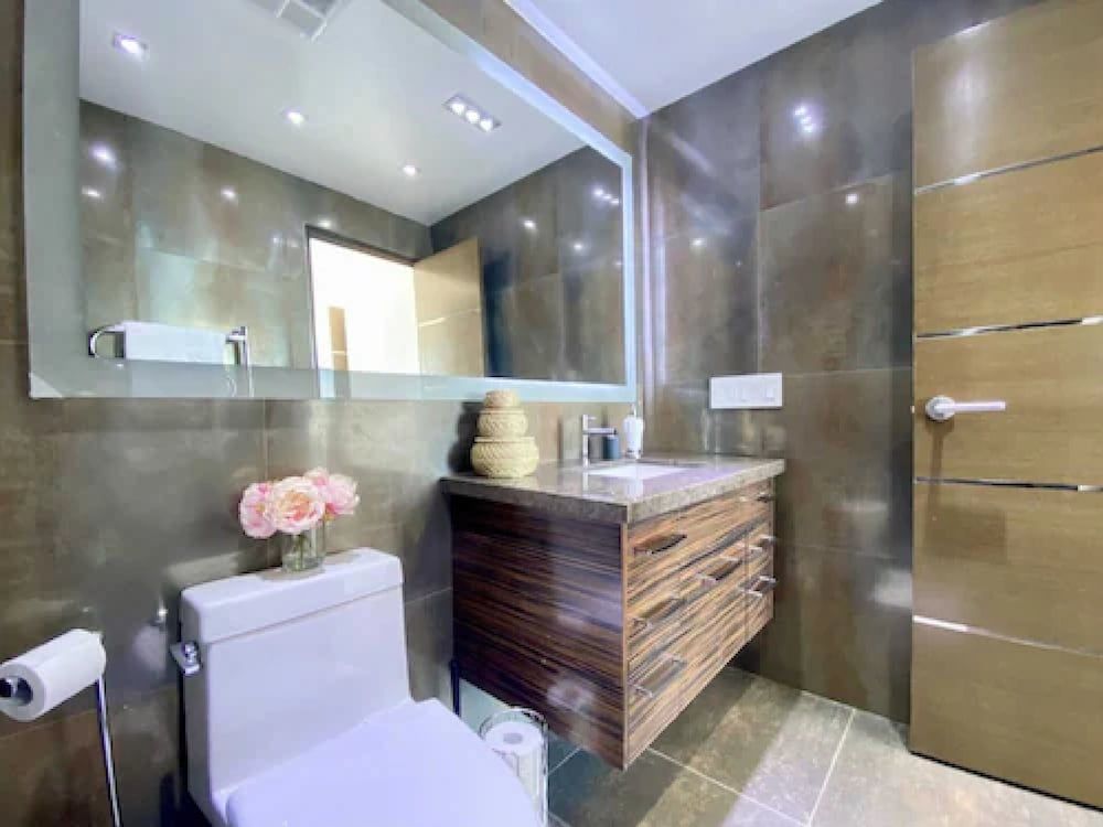 Waterfront Haven Apartments Deluxe Apartment 7