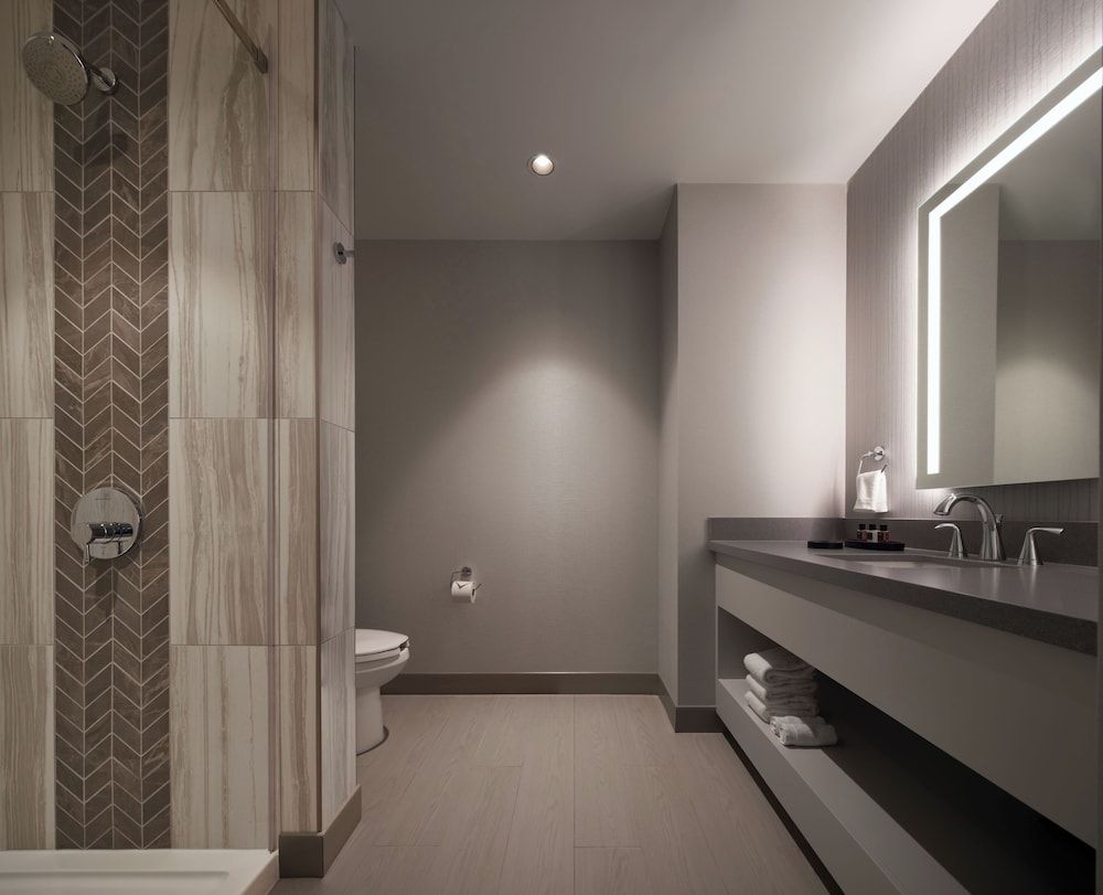 Great Canadian Casino Resort Toronto Premium King 6