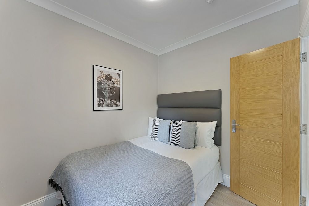 One Bedroom Apartment with Sofa Bed