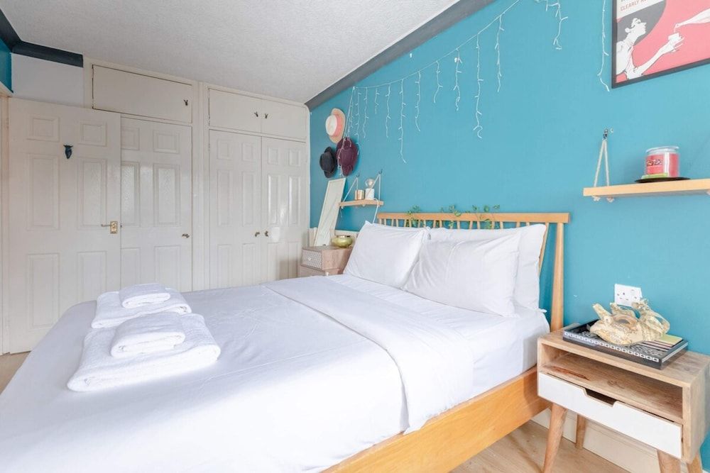 Vibrant 1BD Flat - 8 Mins to Dalston, Hackney!