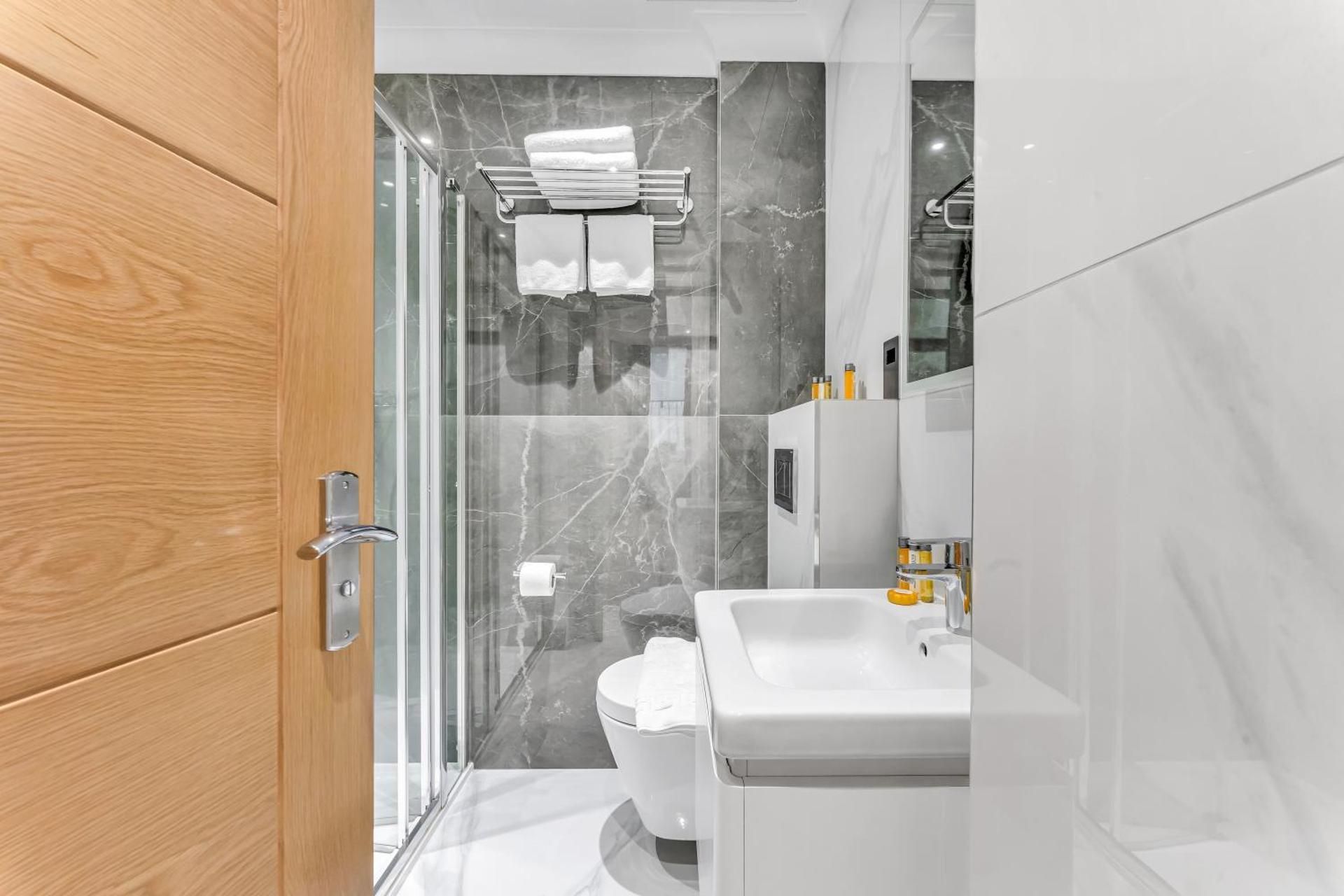 Lower ground Floor Family Studio