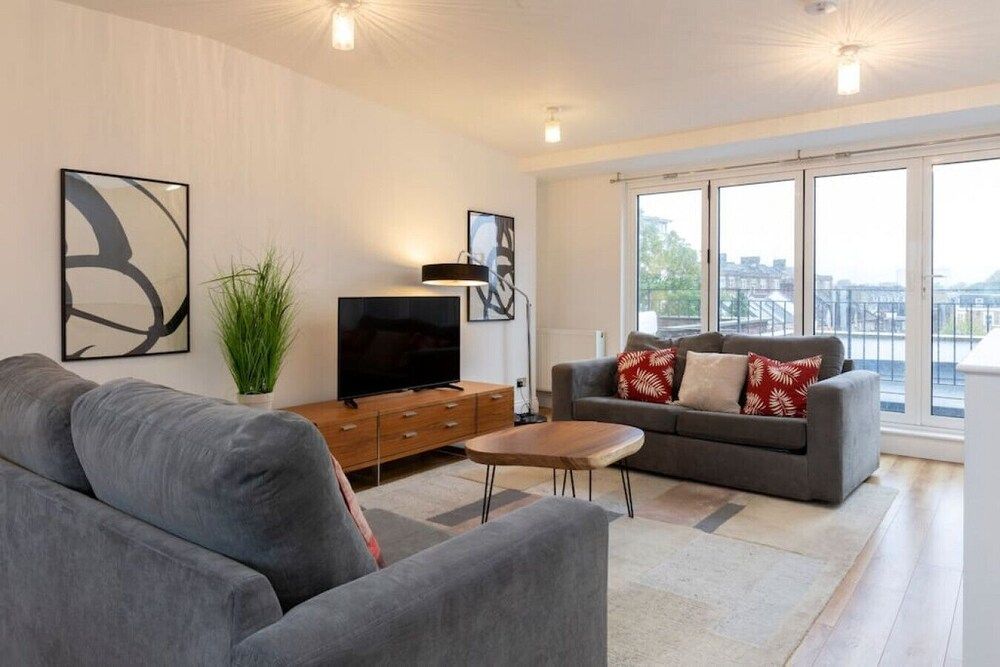 Deluxe Apartment