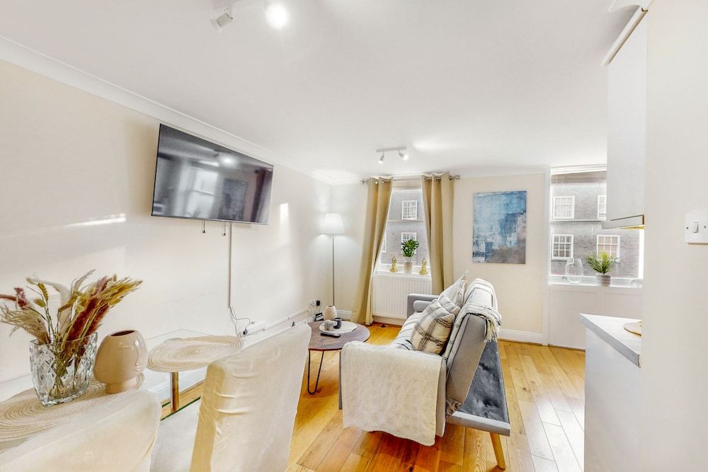 Luxury Apartment, City View