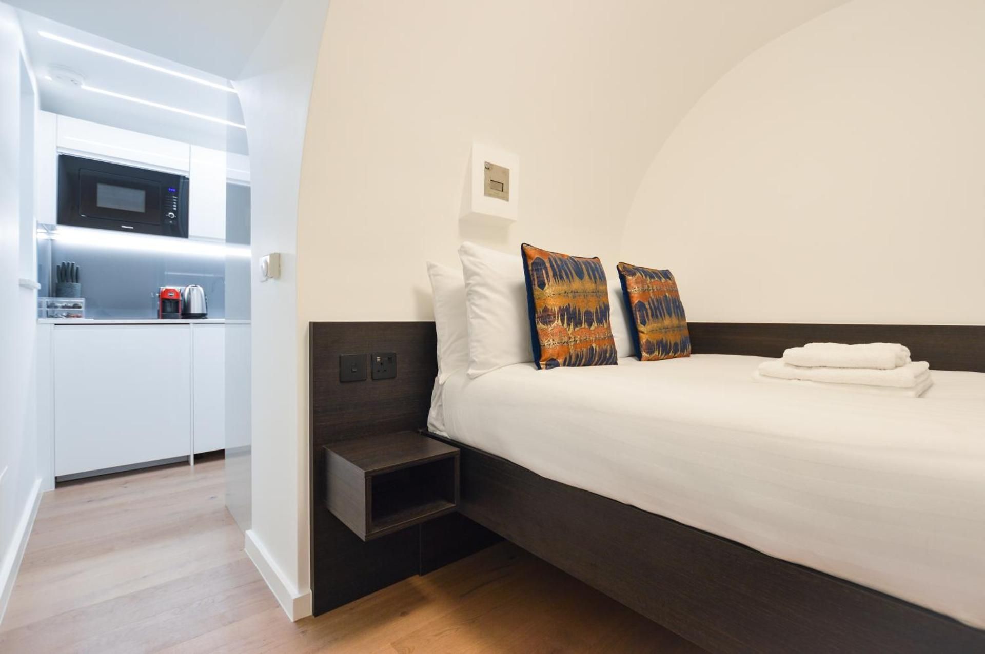 Budget Single Basement Room