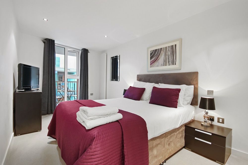 Superior Apartment, 1 Queen Bed, Balcony (4)