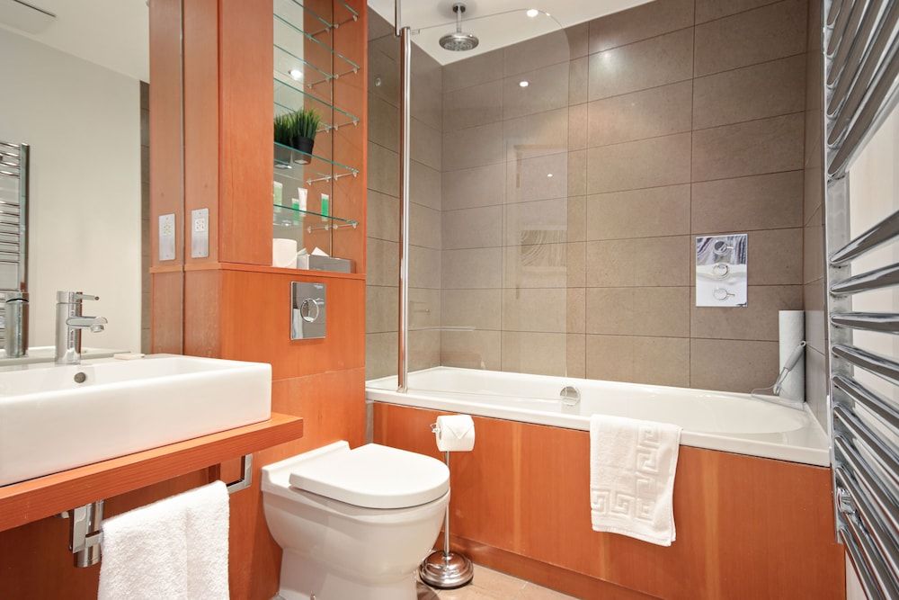 Deluxe Apartment, 2 Bedrooms, 2 Bathrooms (3)
