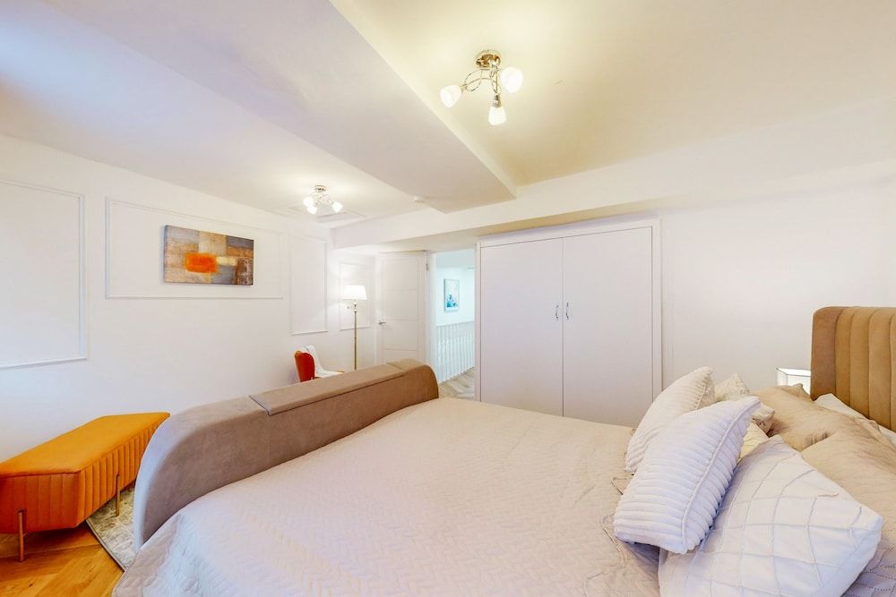 Luxury Penthouse, Accessible, Private Bathroom