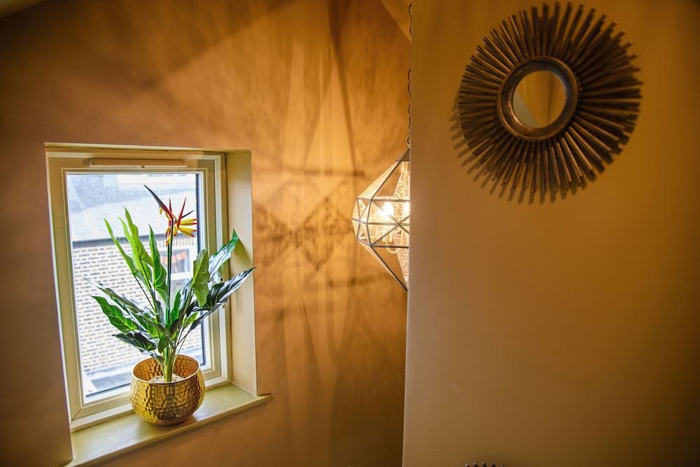 Luxury Versace 1 Bed, Hot Tub, Pool Table, Sky Tv Apartment 12