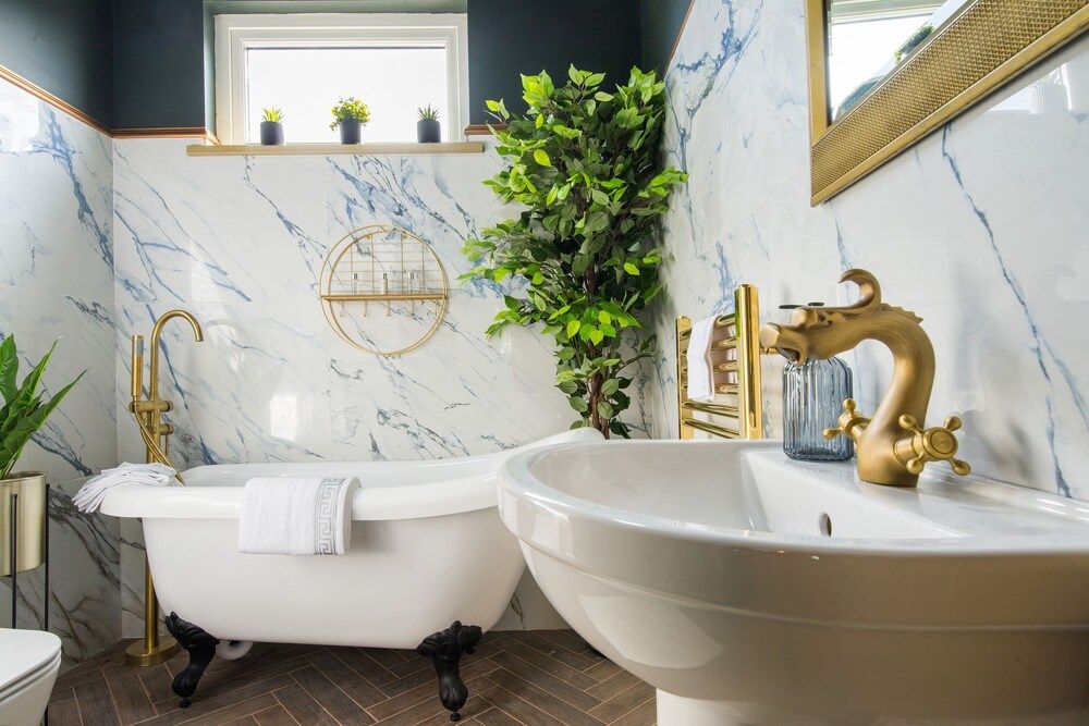 Luxury Versace 1 Bed, Hot Tub, Pool Table, Sky Tv Apartment 7