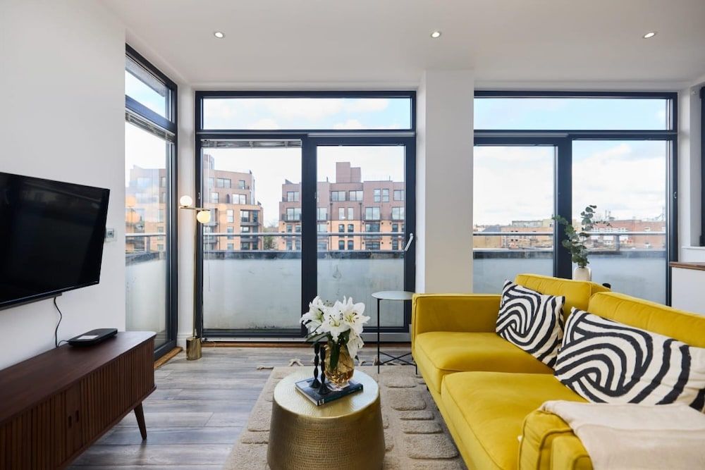 The Harlesden Hideaway - Lovely 2bdr Flat With Balcony