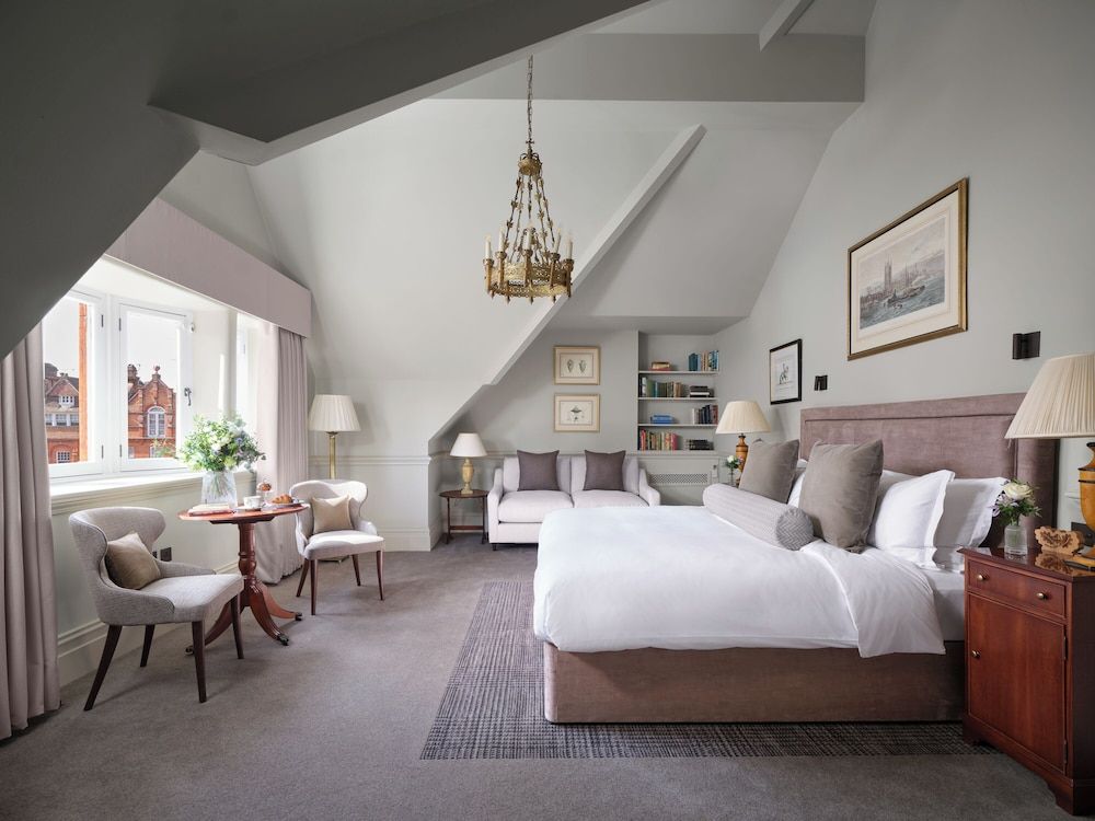 Chelsea King Room