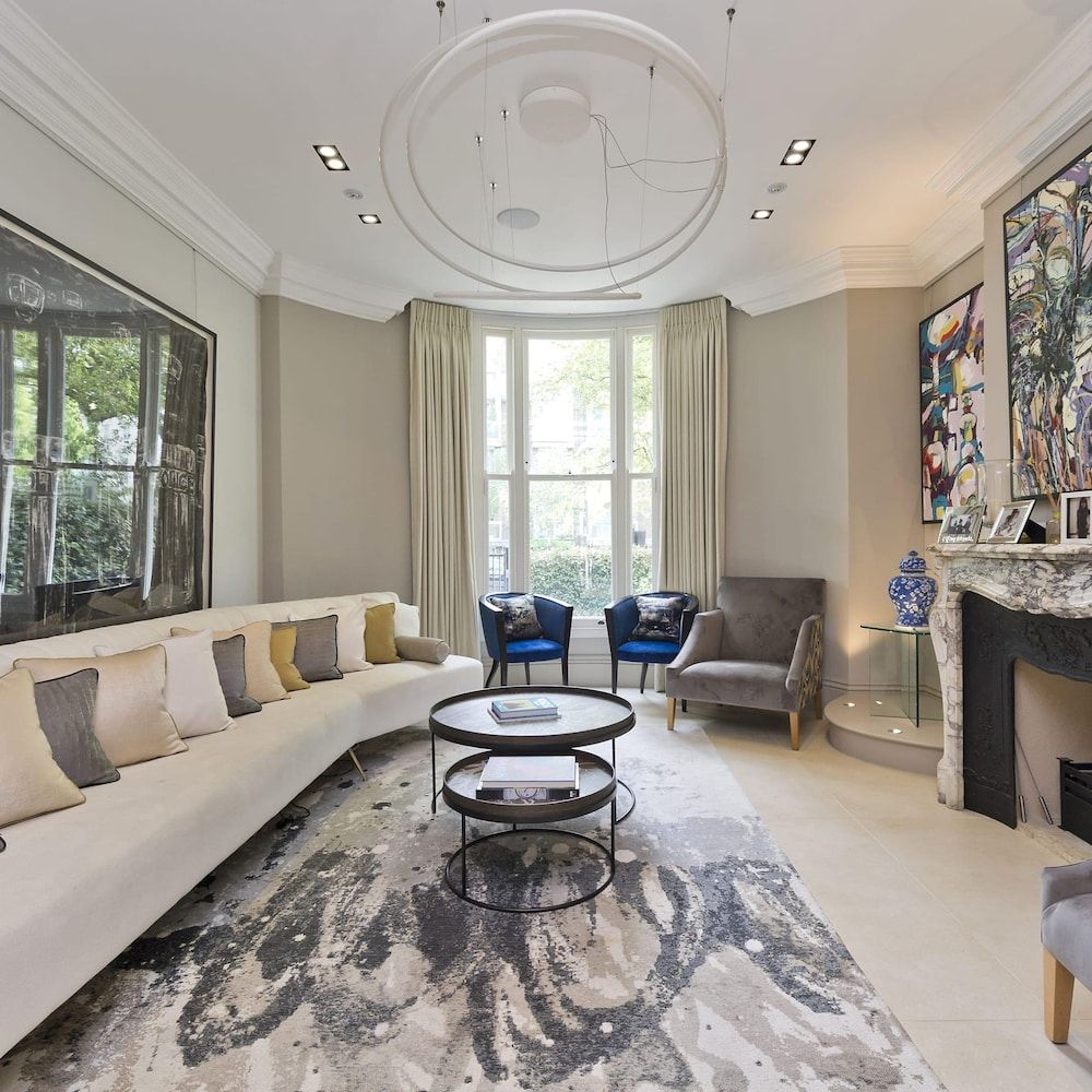 Astounding 7bed Notting Hill Family Home w Private Garden Games Room Parking