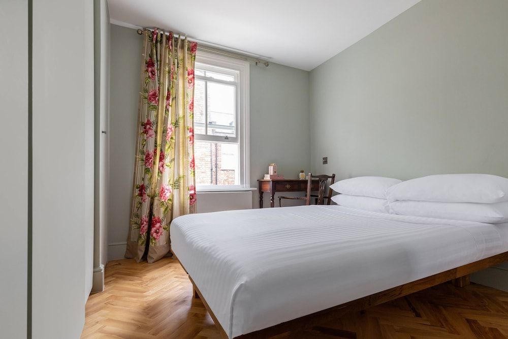 Apartment (3 Bedrooms)
