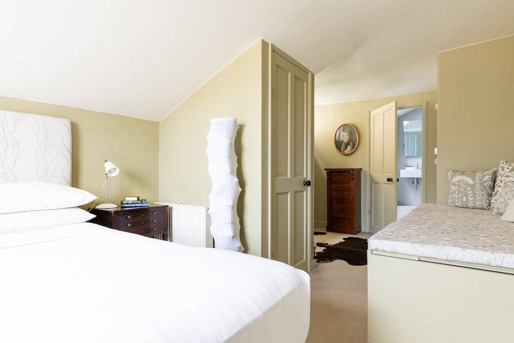 Apartment (2 Bedrooms)