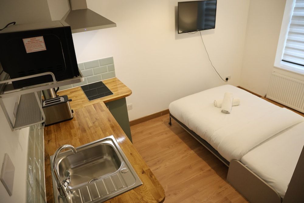Deluxe Studio