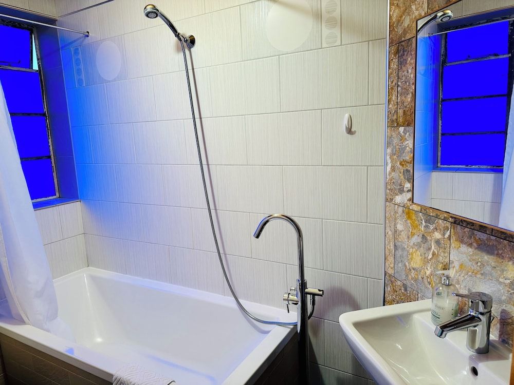 Camden Skyview Mansion Standard Apartment, City View 7