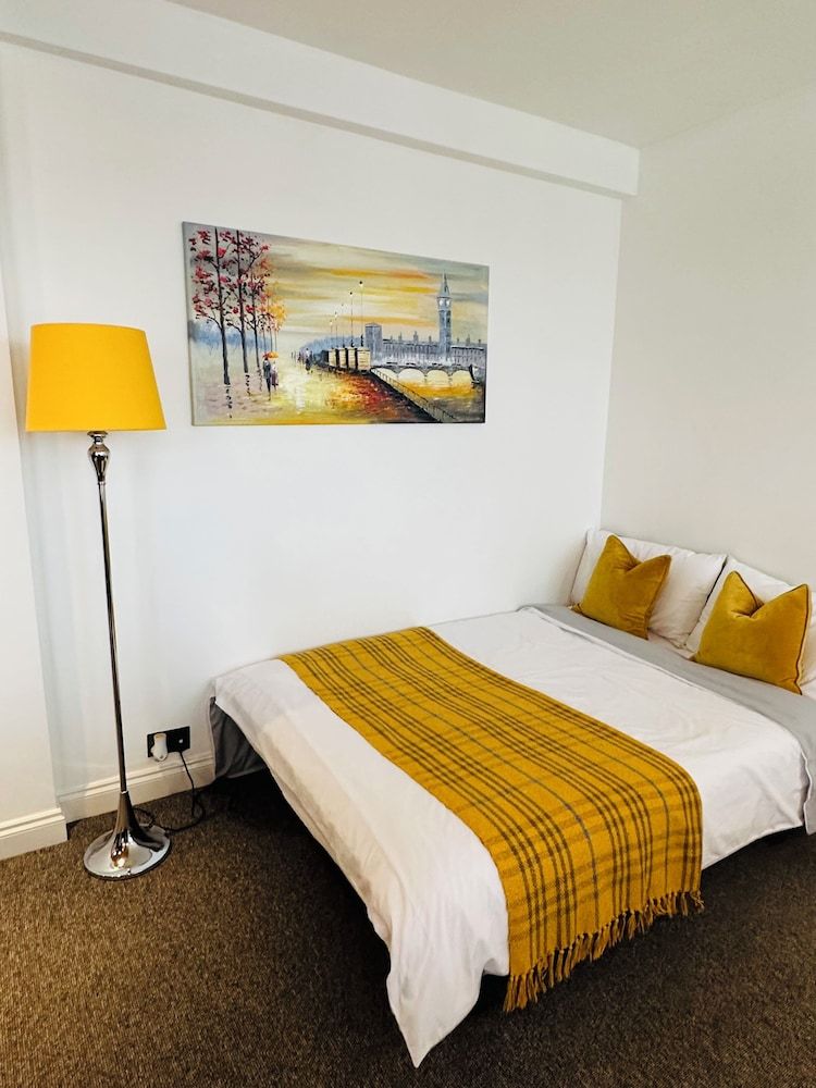 Camden Skyview Mansion Standard Apartment, City View 6