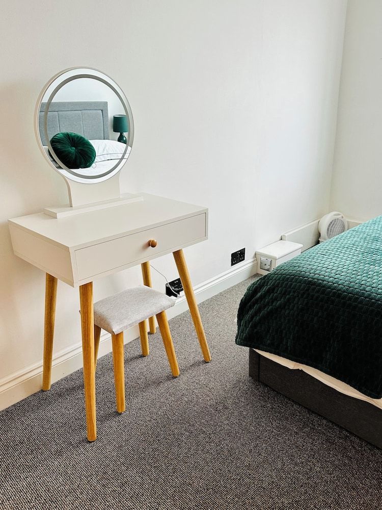 Camden Skyview Mansion Standard Apartment, City View 9