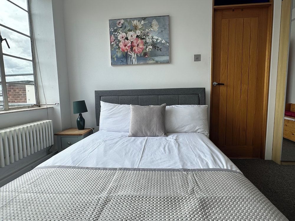 Camden Skyview Mansion Standard Apartment, City View 4