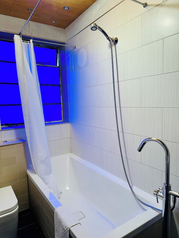 Camden Skyview Mansion Standard Apartment, City View 8