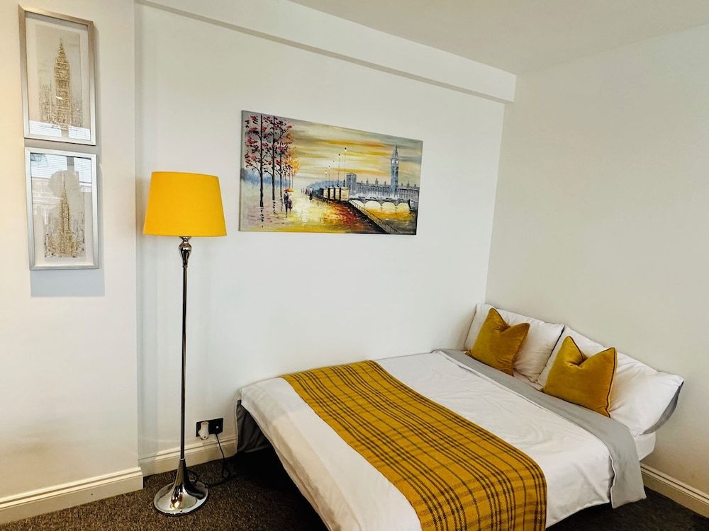 Camden Skyview Mansion Standard Apartment, City View 5