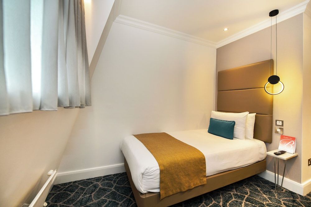 Deluxe Single Room