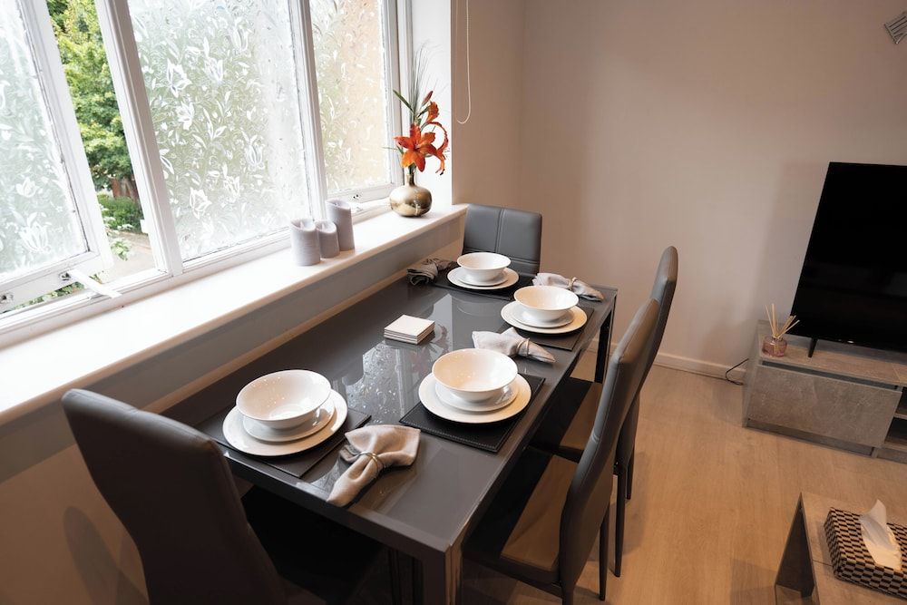 Beckton Docklands - 1 Bedroom - Sleeps 4 - Wifi