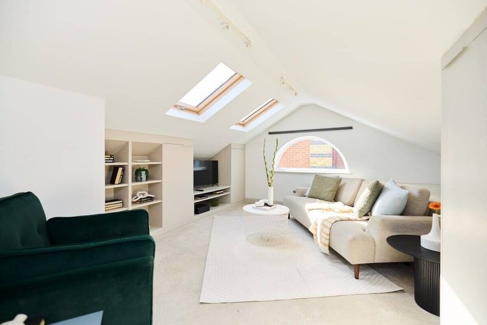 The Brunswick Retreat - Warm 3bdr Flat With Balcony