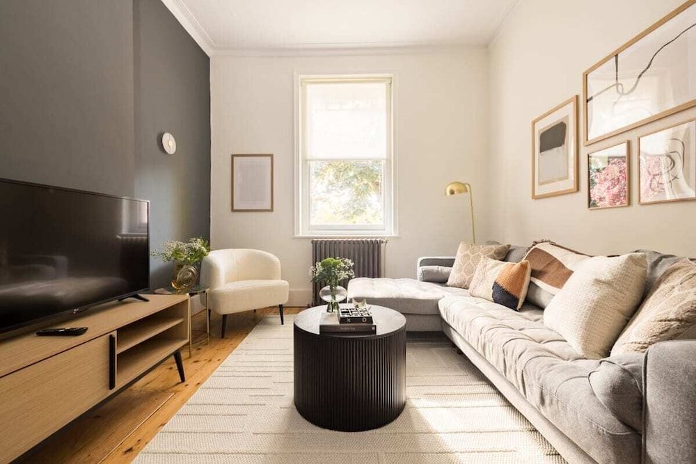 House (2 Bedrooms)
