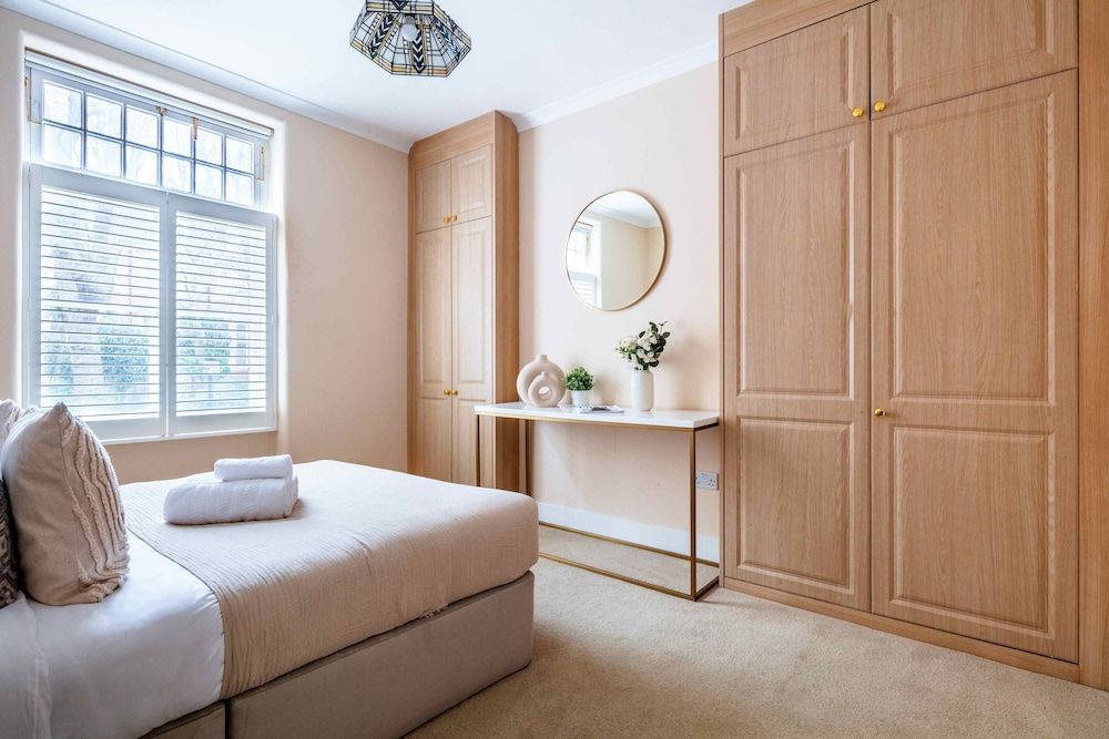 Stylish 3BR 2BA in Mayfair by Hyde Park City Apartment, City View 7