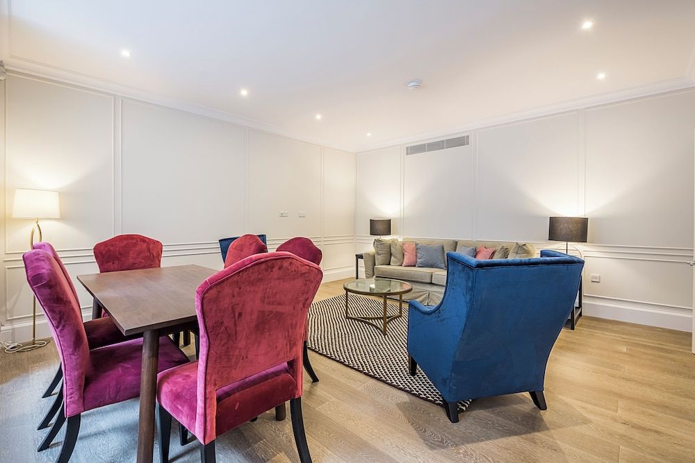 Buckingham & Lloyds Knightsbridge Deluxe Apartment, 4 Bedrooms 8