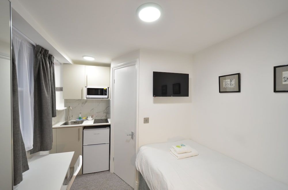 Basic Single Room, Ensuite, Courtyard View (Very Small Single Studio)