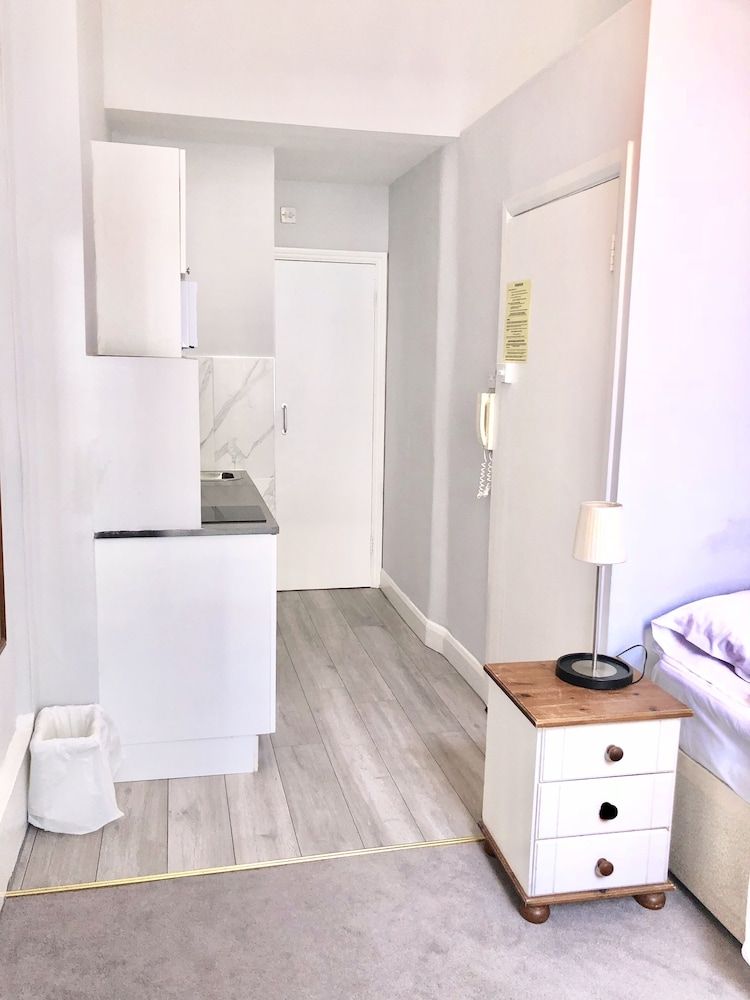 Studio, Ensuite, City View (Single Upper Floor)
