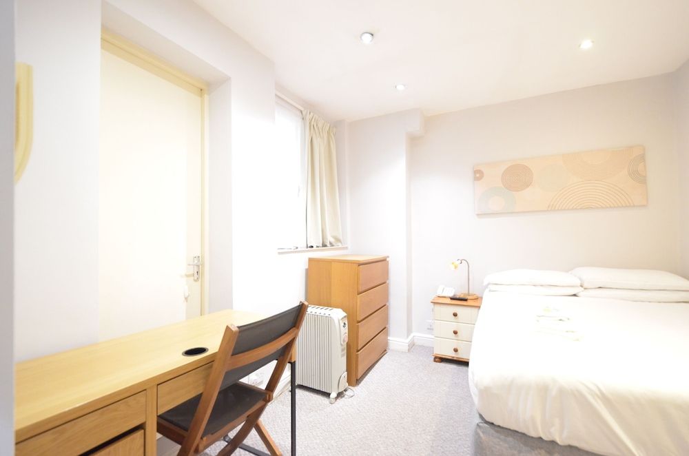 Studio, Ensuite (Single Lower Floor)