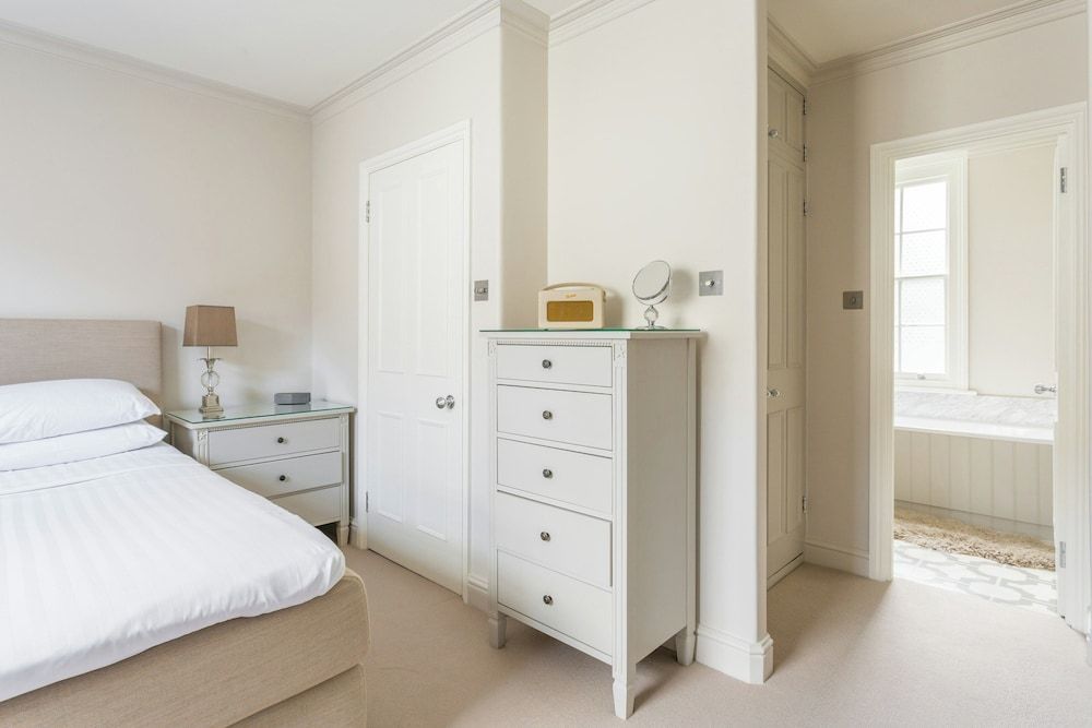 Apartment (3 Bedrooms)