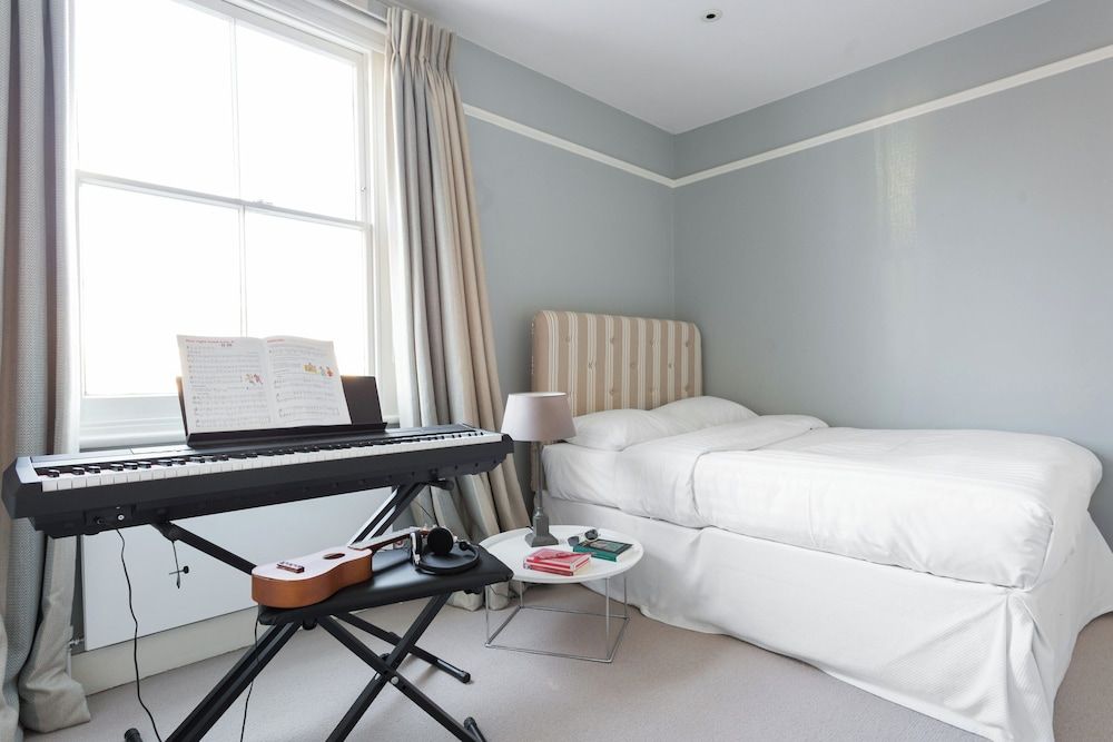 Apartment (6 Bedrooms)