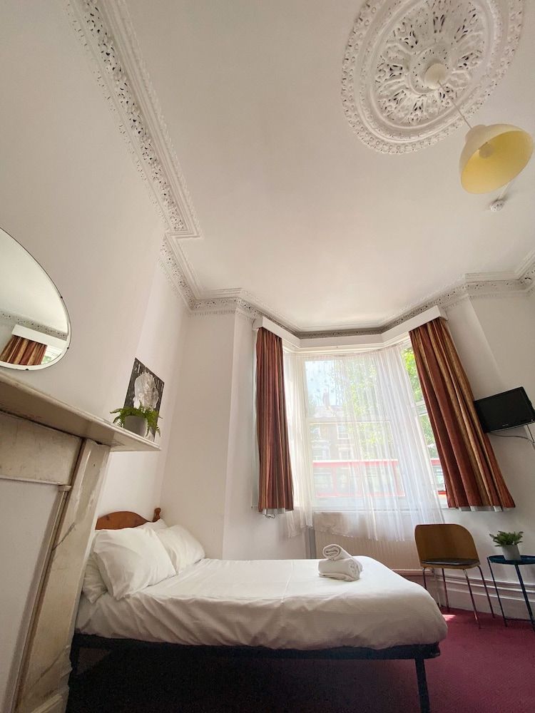 Standard Triple Room, Private Bathroom