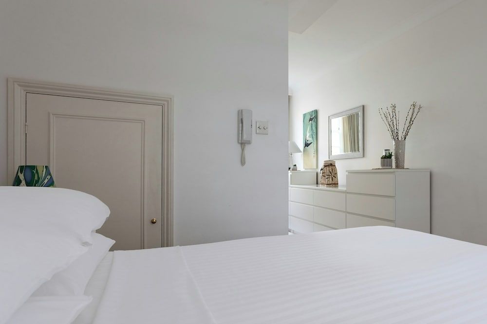 Apartment (2 Bedrooms)