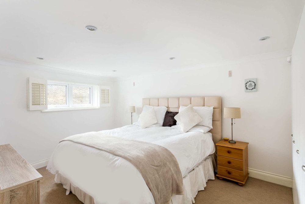 Basic Apartment, 1 King Bed with Sofa bed