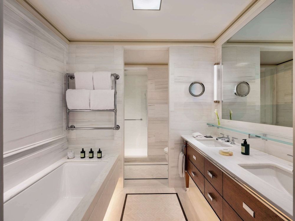 Suite (Westminister)