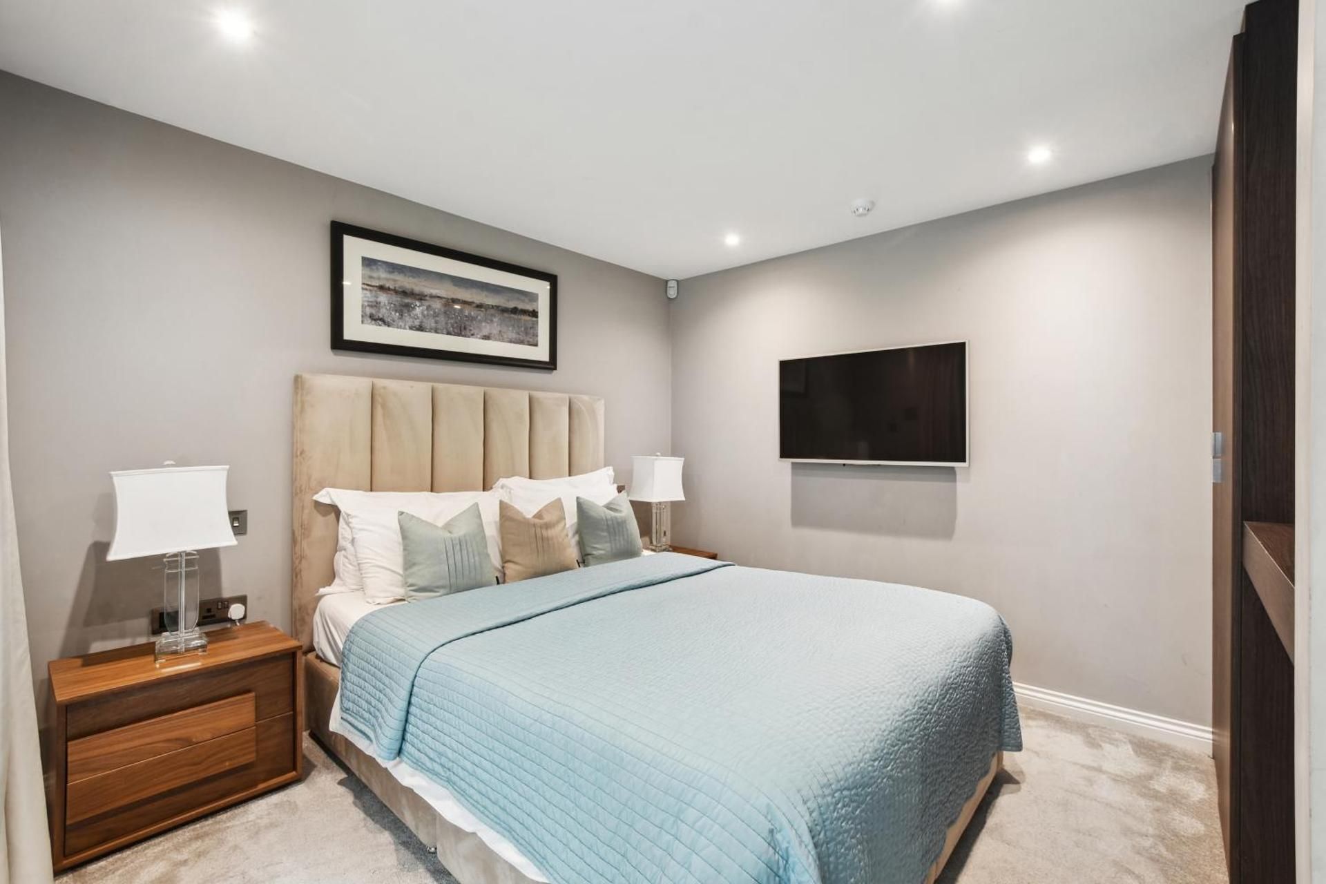 Three-Bedroom Standard Apartment