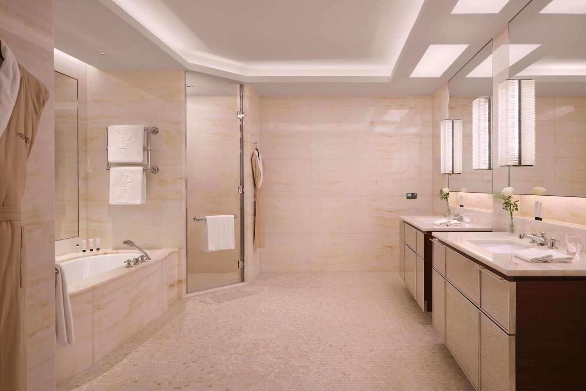 Grand Premier Park Suite King