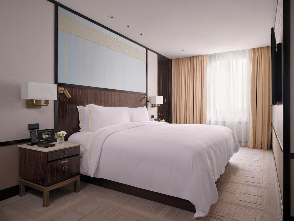Deluxe Suite, 1 King Bed