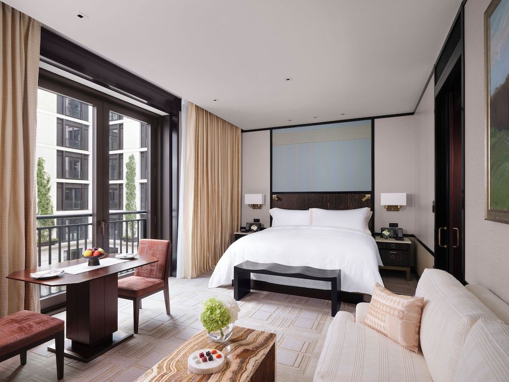 The Peninsula London Deluxe Room, 1 King Bed