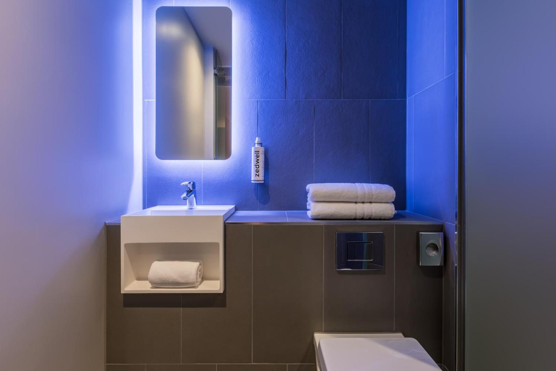 Cocoon Room with 2 Double Beds