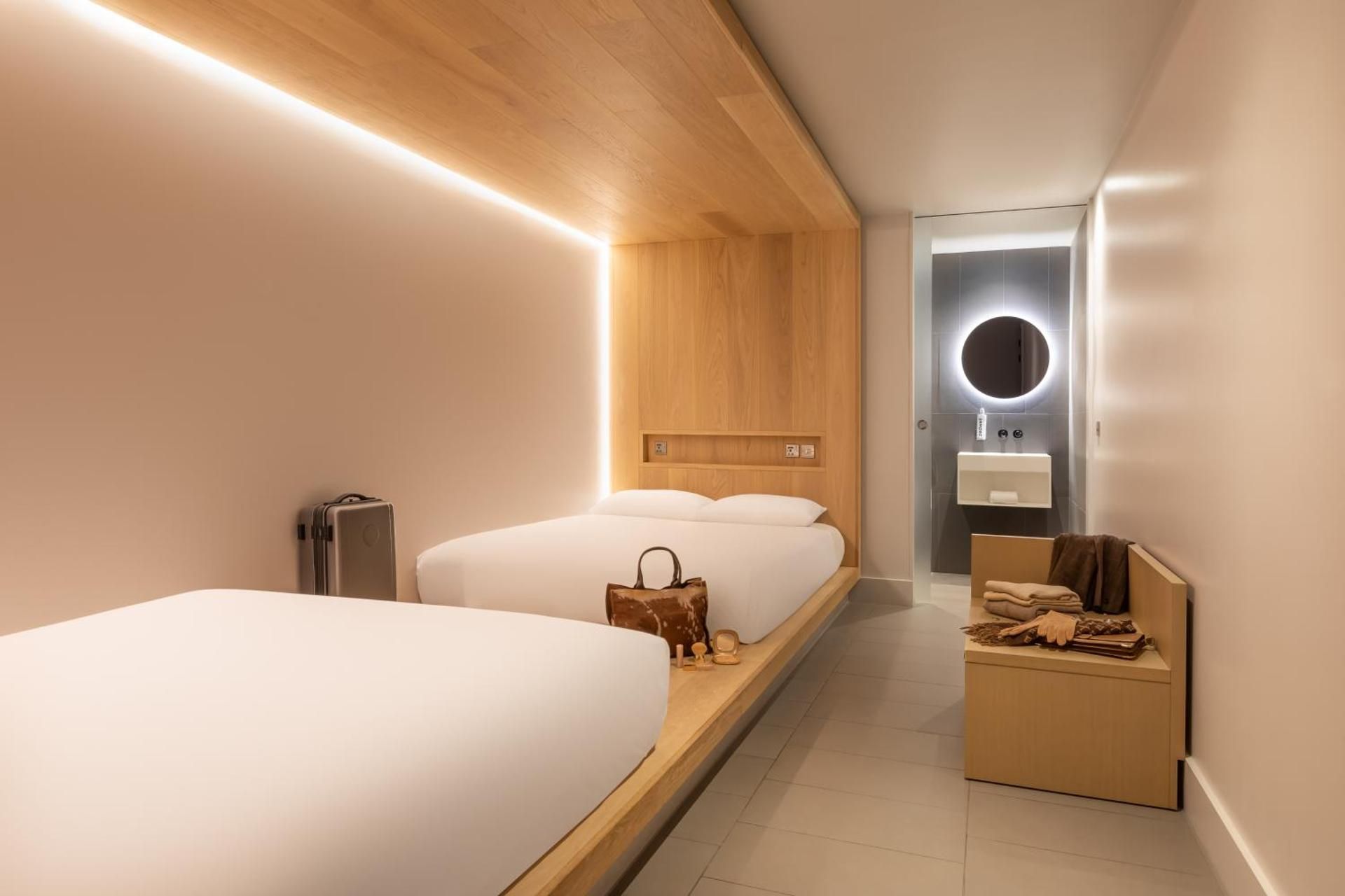 Cocoon Room with 2 Double Beds