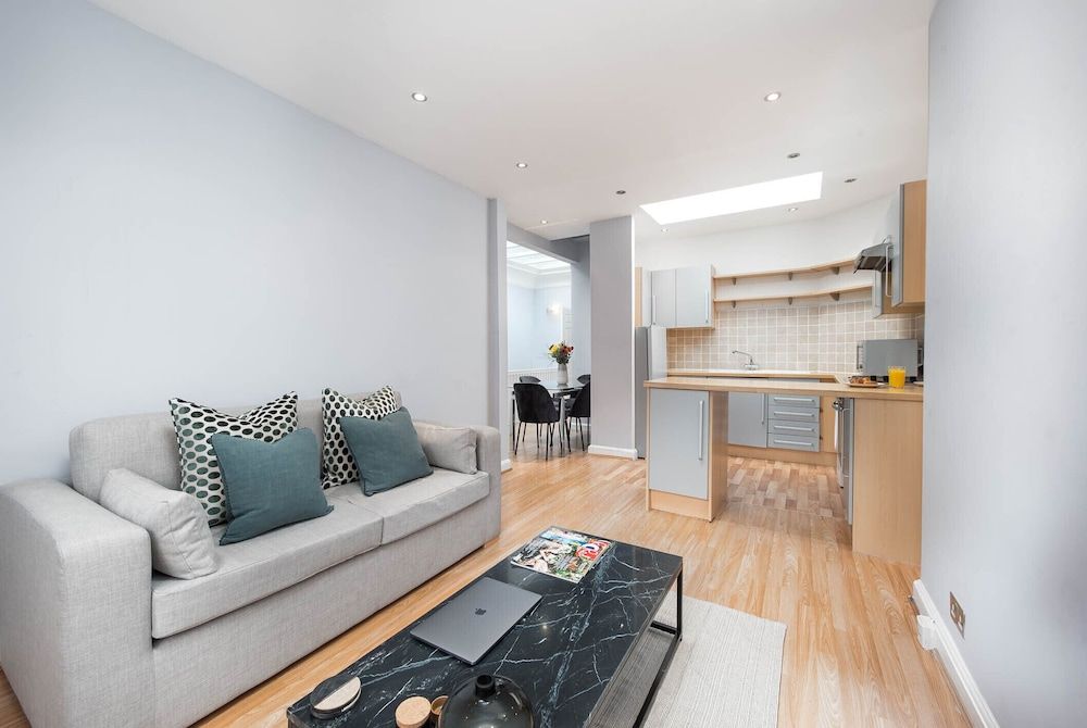 Mayfair by CAPITAL Design Apartment 10