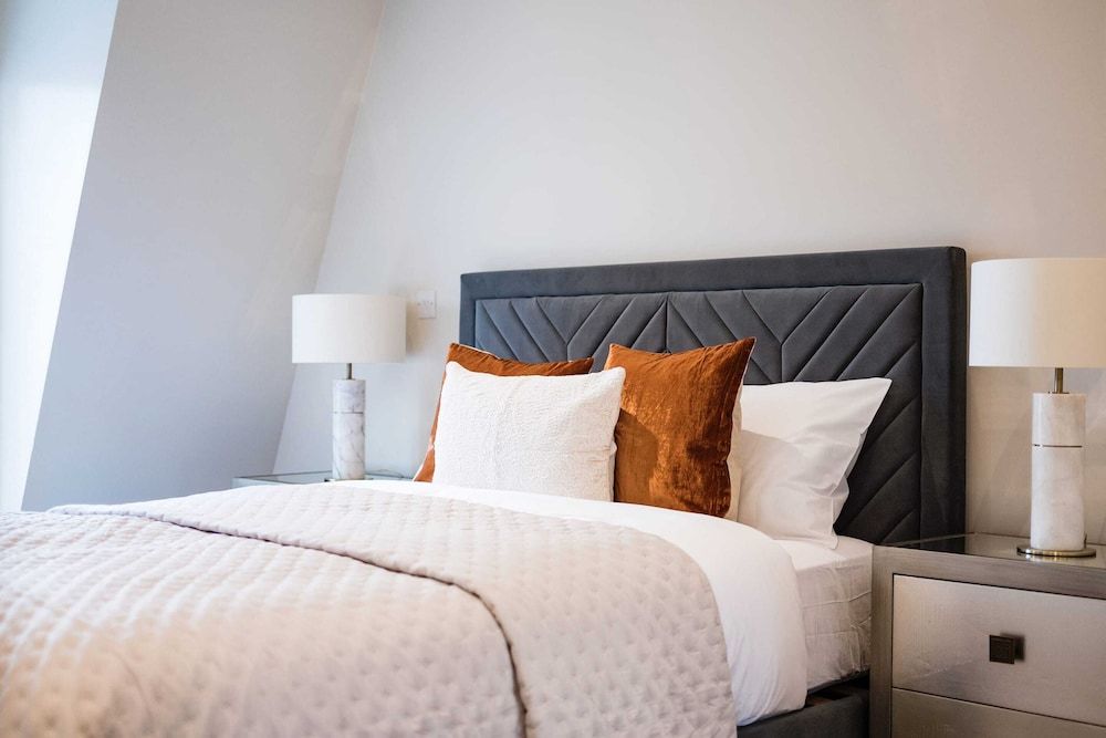 Basic Apartment, Multiple Beds