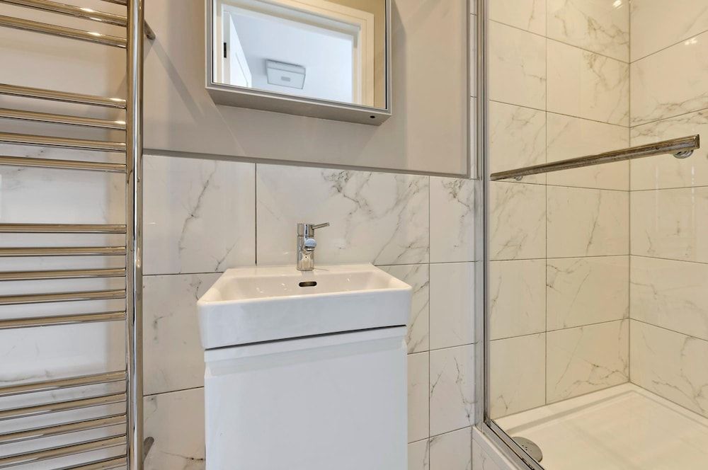 Fabulous Three Bedroom Flat Near Marylebone by Underthedoormat Apartment 12