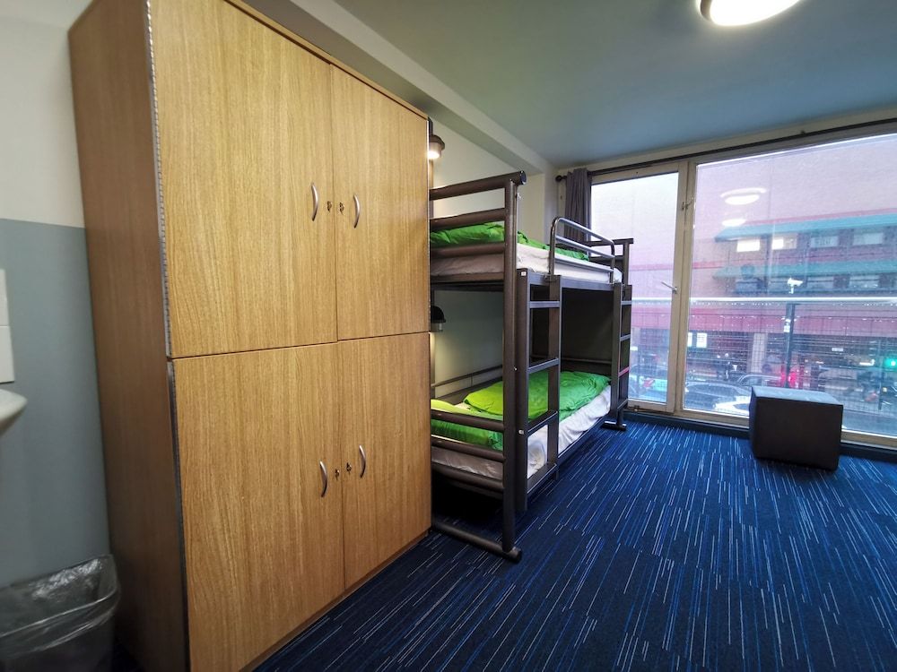 Bed in 5 bed ensuite dorm